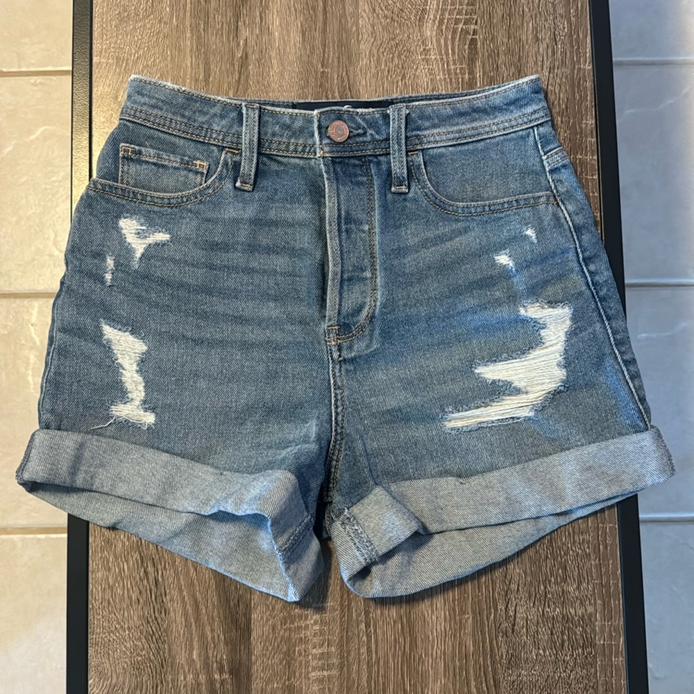 Hollister mom shorts